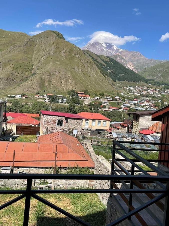 Soso Burduli'S Guesthouse Kazbegi Eksteriør billede