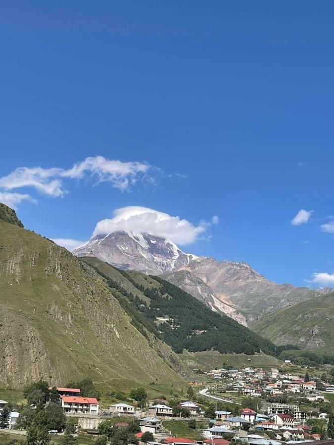 Soso Burduli'S Guesthouse Kazbegi Eksteriør billede