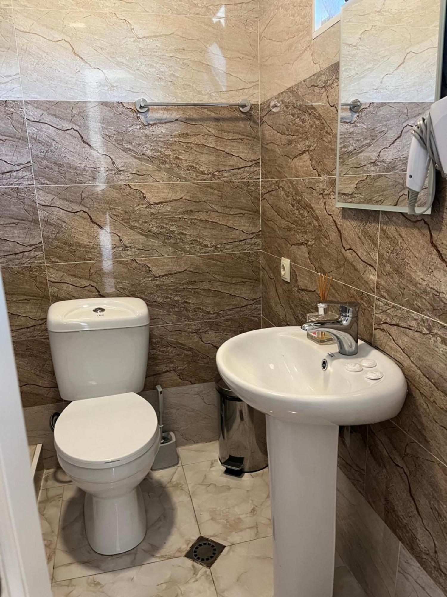 Soso Burduli'S Guesthouse Kazbegi Eksteriør billede