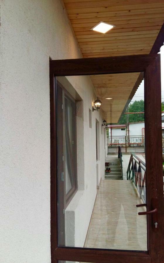 Soso Burduli'S Guesthouse Kazbegi Eksteriør billede